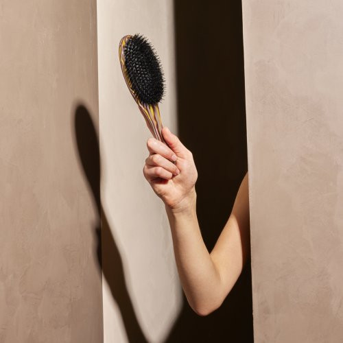Oribe Italian Resin Flat Brush Matu suka mežacūkas un neilona sariņiem Flat