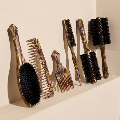 Oribe Italian Resin Flat Brush Matu suka mežacūkas un neilona sariņiem Flat