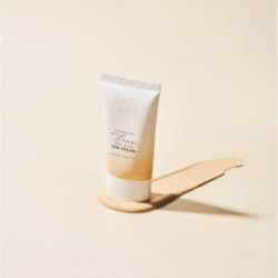 BOM Foundation-Free SPF50+PA++++ Saules aizsargkrēms ar toni 50ml