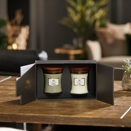 WoodWick Medium Core Fireside & Linen Gift Set Sveces dāvanu kastītē 2 gab.
